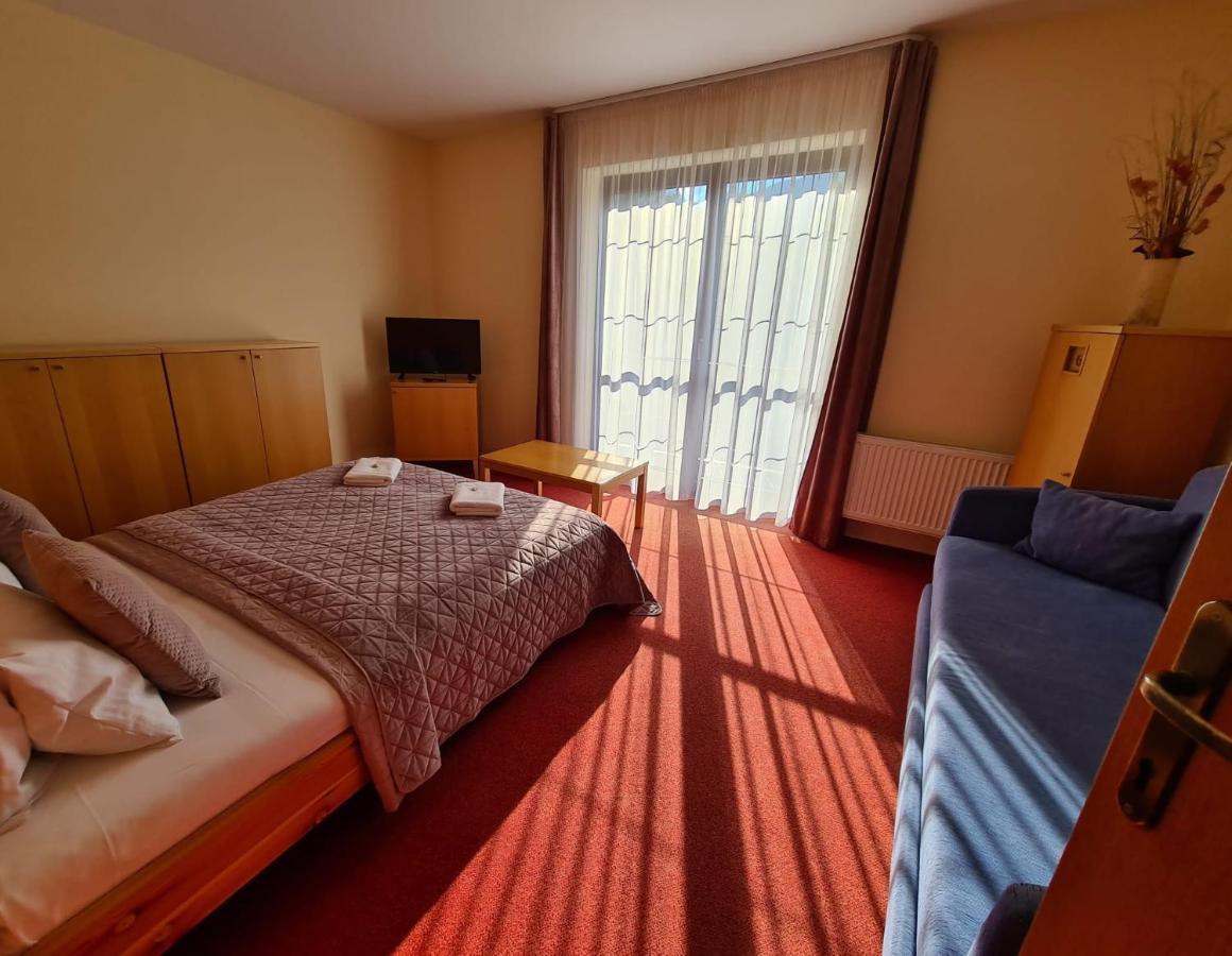 Penzion Vila Park Hotel Tatranská Lomnica Екстериор снимка