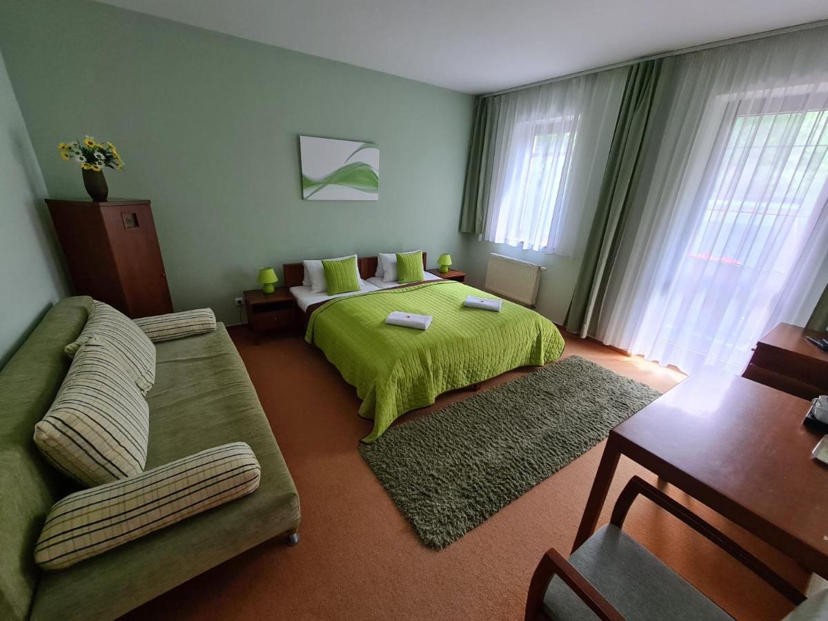 Penzion Vila Park Hotel Tatranská Lomnica Екстериор снимка