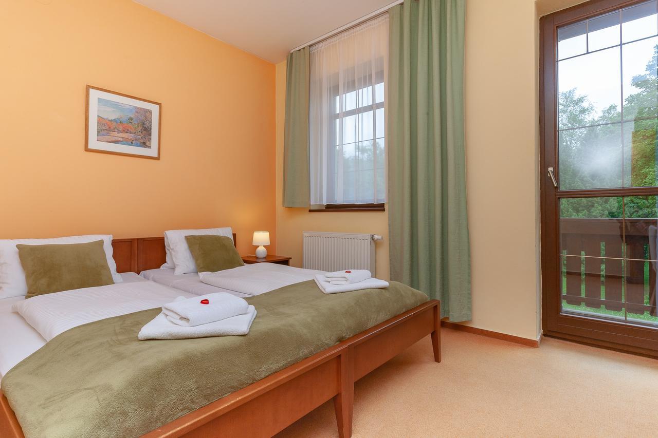 Penzion Vila Park Hotel Tatranská Lomnica Екстериор снимка